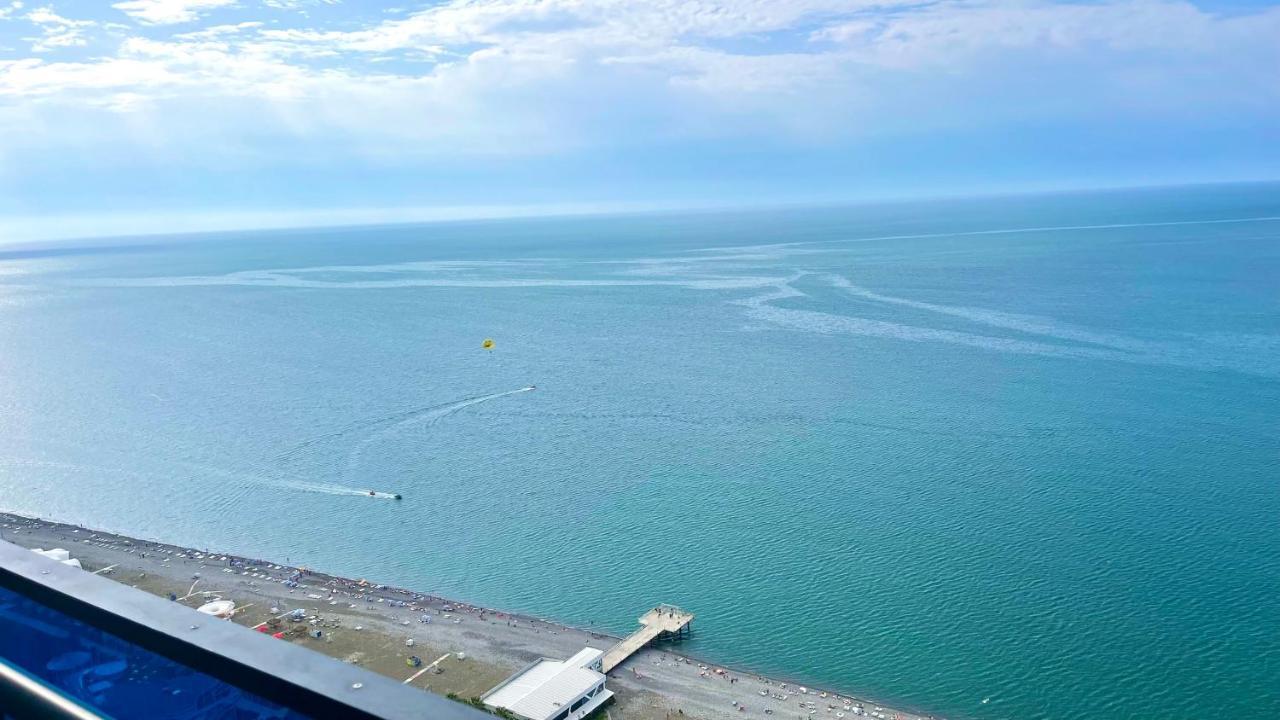 Apartments Black Sea Resort バトゥーミ エクステリア 写真